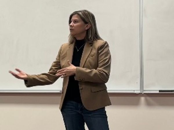 Judy Parker presenting at a workshop